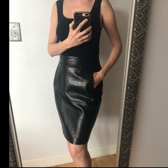 Max Mara black leather pencil skirt size 4